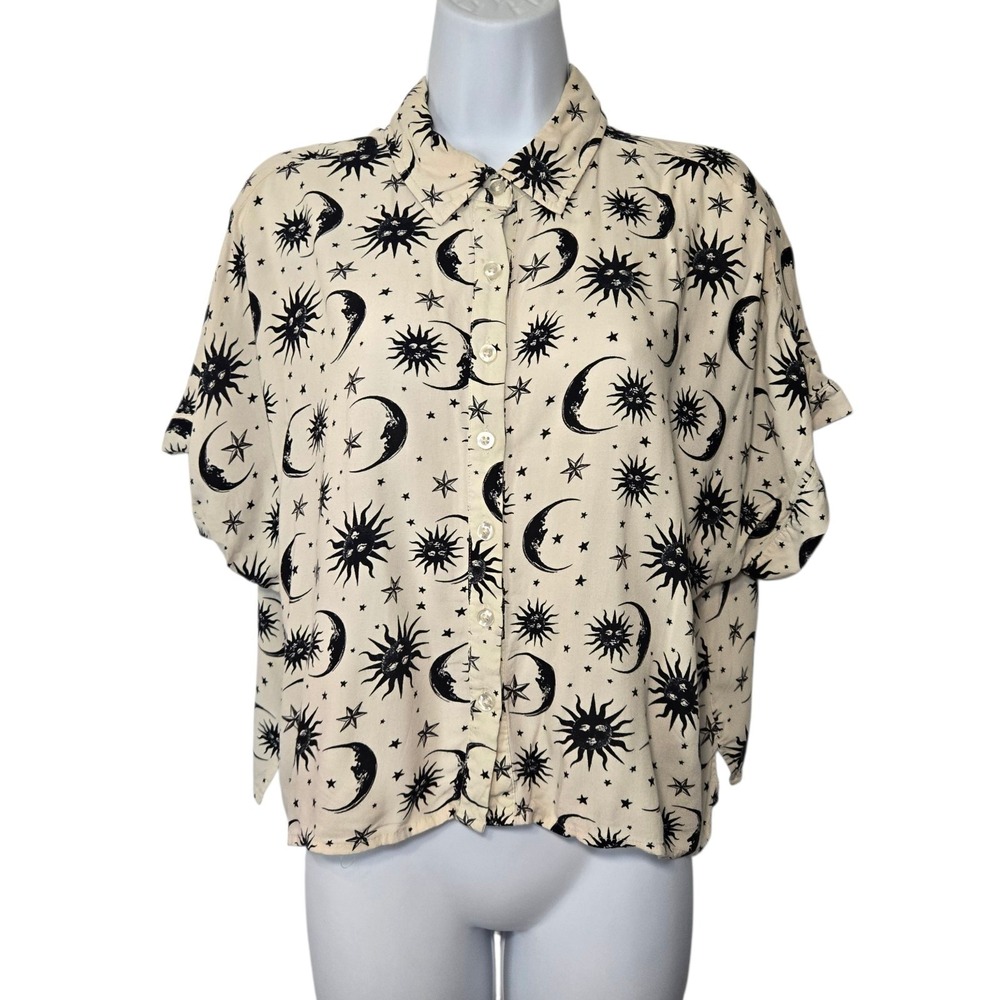 Hot Topic Celestial Sun Moon Stars Oversized Cropped Button Up Shirt M